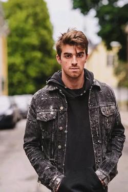 FlippedチャットAI – Drew Taggart とチャット