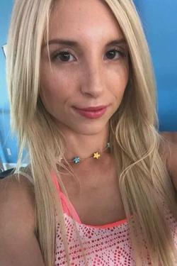 Flipped Chat AI – 與 Piper Perri 聊天