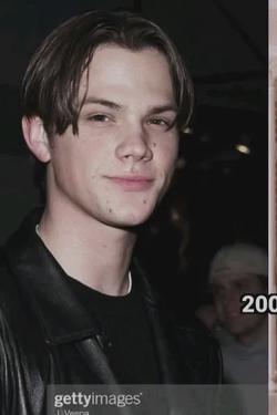 फ़्लिप्ड चैट AI – Jared Padalecki  के साथ चैट करें