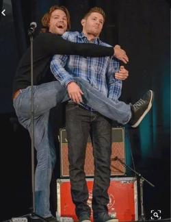 Flipped Chat AI – Discuter avec Jared Padalecki 