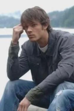 Flipped Chat AI – razgovarajte s Jared Padalecki 