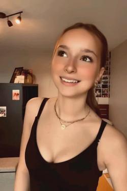 Omgedraaide chat AI – Chat met Emeline l'Èbre 18ans 