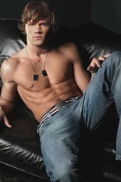 फ़्लिप्ड चैट AI – Jared Padalecki  के साथ चैट करें