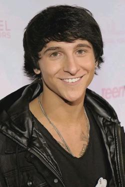 Flipped Chat AI – Чат с Mitchell Musso 