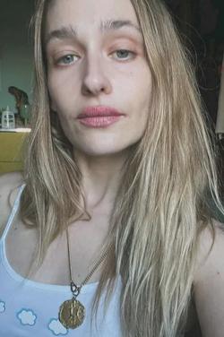 Flipped Chat AI – Chat dengan Jemima Kirke