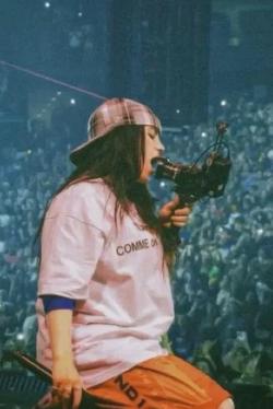 Αναστροφή συνομιλίας AI – Συζήτηση με Billie Eilish