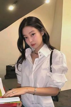 FlippedチャットAI – Jennie Kimとチャット