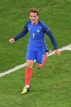 Odwrócony czat AI – rozmawiaj z Antoine griezmann 
