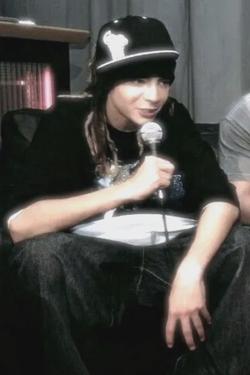 Flipped Chat AI – Чат с Tom kaulitz Deutsch 