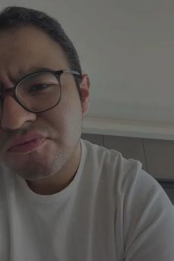 Flipped Chat AI – Chatear con Mateo Larralde