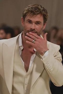 Flipped chat ai - makipag -chat sa Chris Hemsworth