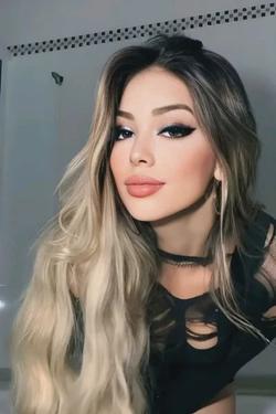 AI trò chuyện đảo ngược – Trò chuyện với Melody 