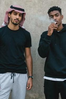 FlippedチャットAI – Wassim et Malik とチャット