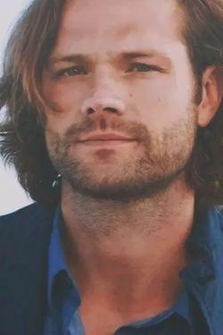 Flipped Chat AI – Чат с Jared Padalecki 