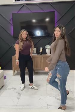 Flipped Chat AI – Chatten mit Mom and sis 