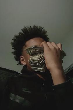 Flipped Chat AI – kalbėkite su josiah🥸💸