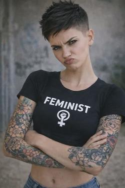 Flipped Chat AI – Чат с Feminist Student