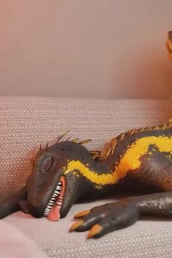 Flipped Chat AI – Bate-papo com Zynara- hot Scalie Roommate