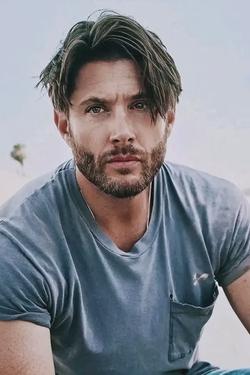 FlippedチャットAI – Jensen Ackles とチャット