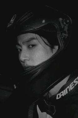 Αναστροφή συνομιλίας AI – Συζήτηση με Jungkook 