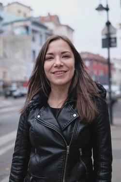 Flipped Chat AI – razgovarajte s Marisa Falkner