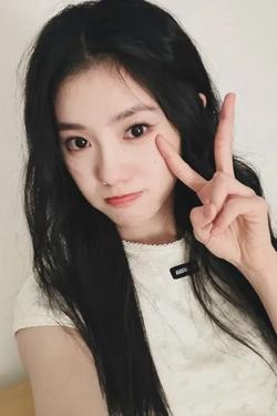 Flipped Chat AI – Bate-papo com 颜如玉(Luna)