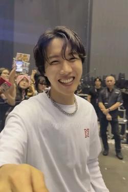 Flipped Chat AI – Chat s Jung Hoseok (J Hope/Hobi)