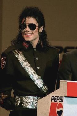 Flipped Chat AI – Discuter avec Michael Jackson 