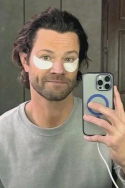 Αναστροφή συνομιλίας AI – Συζήτηση με Jared Padalecki Todd
