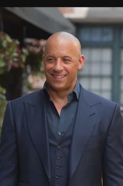 Flipped Chat AI – แชทกับ  Dominic Toretto 