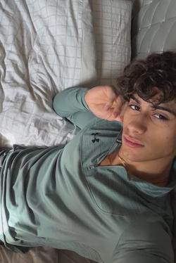 Flipped Chat AI – Chat dengan Russian bf 