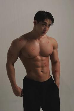 FlippedチャットAI – Wonhoとチャット