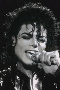 Flipped Chat AI – Chatear con Michael Jackson 