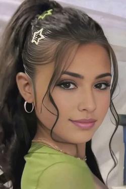 Flipped Chat AI – Чат с Candy Pérez 