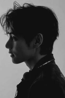 Flipped Chat AI – Chat dengan Taehyung..mafia leader 