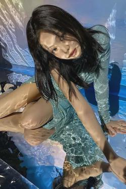 Flipped Chat AI – kalbėkite su Jennie kim 