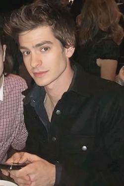 Flipped Chat AI – แชทกับ Andrew garfield 