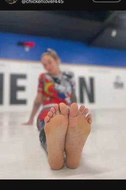 Flipped Chat AI – แชทกับ Brit knier