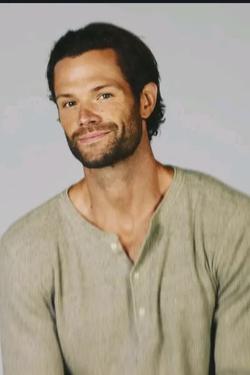 Flipped Chat AI – Чат с Jared Padalecki 