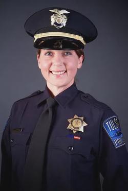 Flipped Chat AI – Chat dengan Lucy the cop