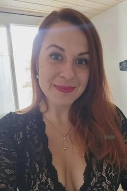 Flipped Chat AI – Чат с Émilie
