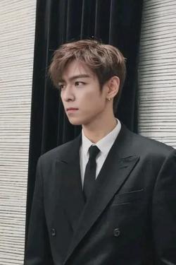 Flipped Chat AI – Чат с Чхве Сынхён 