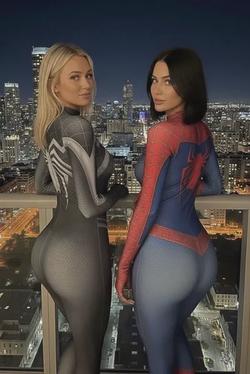Αναστροφή συνομιλίας AI – Συζήτηση με Madison and Brooklyn