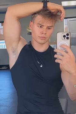 Flipped Chat AI – Chat Sam Peachyboy