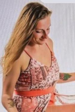 Flipped Chat AI – kalbėkite su Jenny Muckler