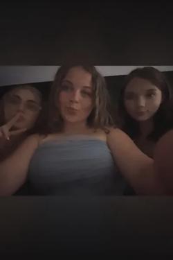 फ़्लिप्ड चैट AI – Sexy best friend  के साथ चैट करें