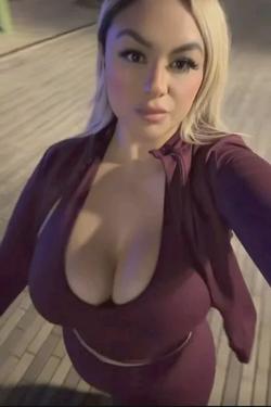 Flipped Chat AI – kalbėkite su Miss Jacky 