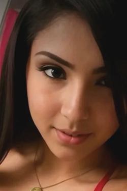 Flipped Chat AI – Чат с Lila Moreno