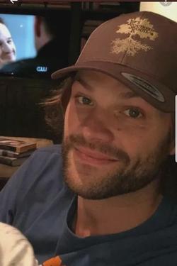 Flipped Chat AI – Чат с Jared Padalecki 