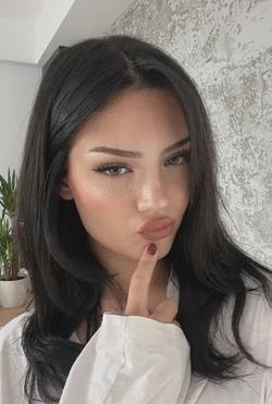 الذكاء الاصطناعي للدردشة المعكوسة – الدردشة مع Megan 